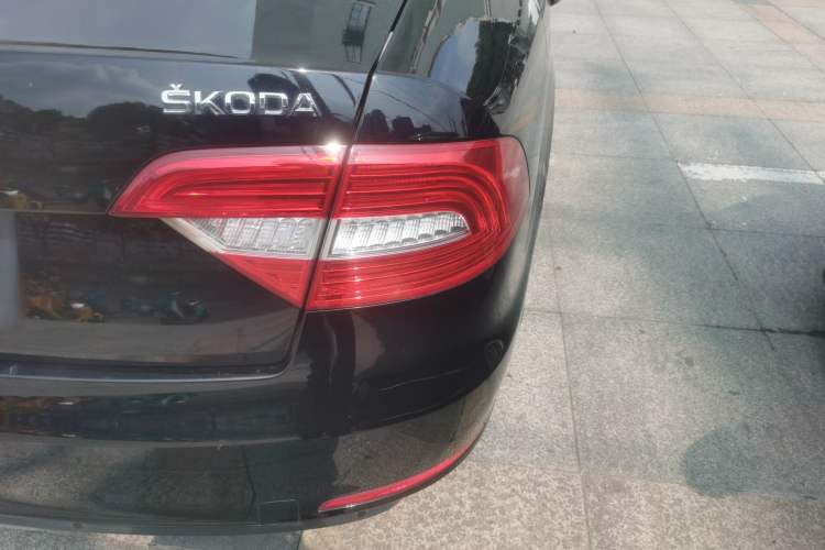 Used Skoda Superb 2013 1.8TSI Automatic MingShi Edition Exterior 3