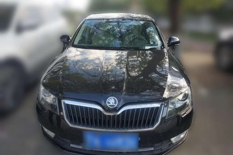 Used Skoda Superb 2013 1.4TSI Manual Shengshi Edition Front