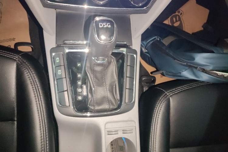 Used Skoda Superb 2013 1.4TSI DSG Sport Edition Gear Lever