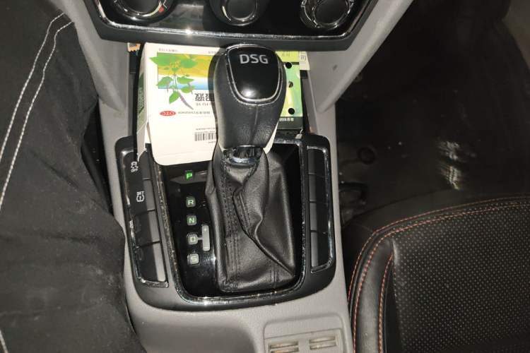 Used Skoda Superb 2013 1.4TSI DSG Sport Edition Gear Lever