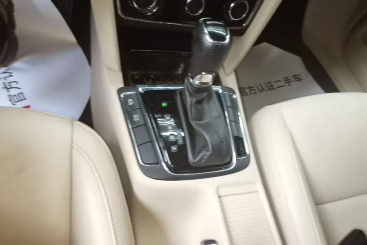 Used Skoda Superb 2013 1.8TSI Automatic MingShi Edition Gear Lever