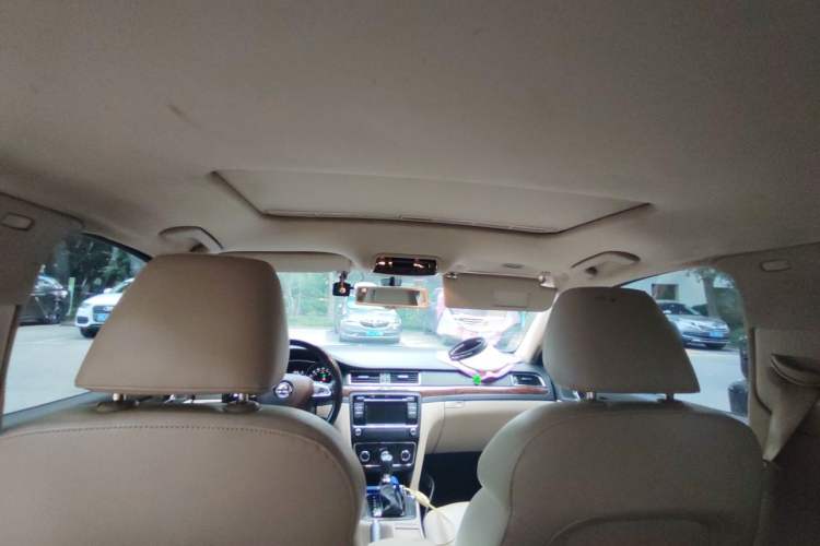 Used Skoda Superb 2013 1.8TSI Automatic MingShi Edition Headliner