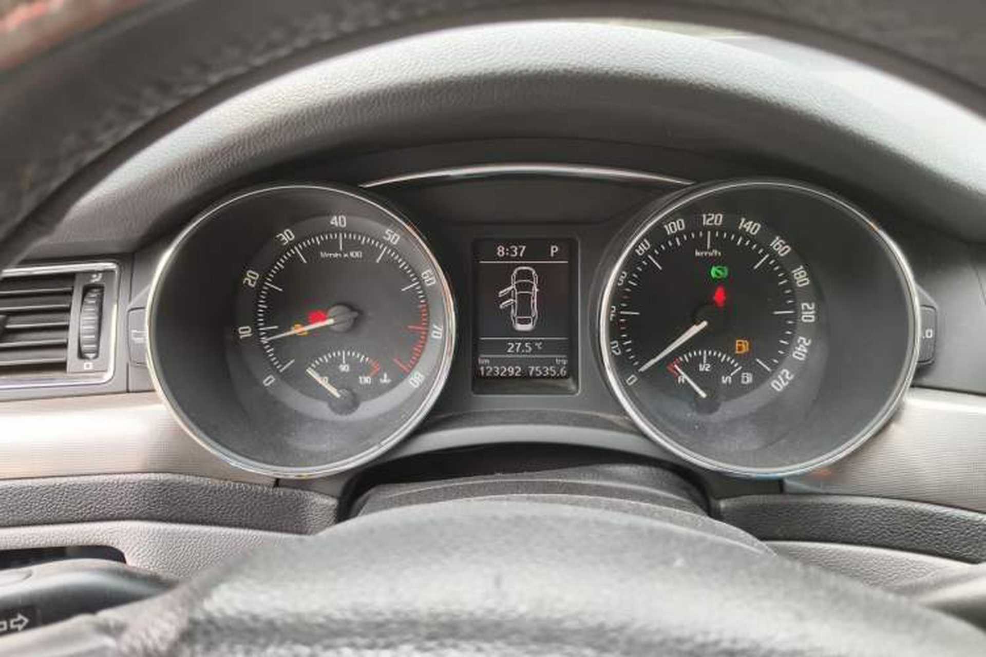 Used Skoda Superb 2013 1.8TSI Automatic MingShi Edition Instrument Cluster