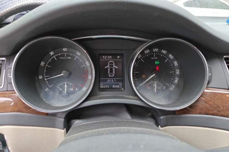 Used Skoda Superb 2013 1.8TSI Automatic MingShi Edition Instrument Cluster