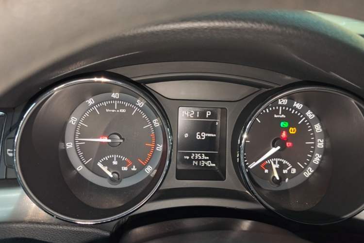 Used Skoda Superb 2013 1.4TSI DSG Sport Edition Instrument Cluster