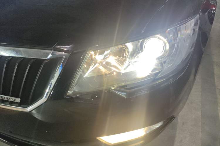 Used Skoda Superb 2013 1.4TSI DSG Sport Edition Left Front Headlight