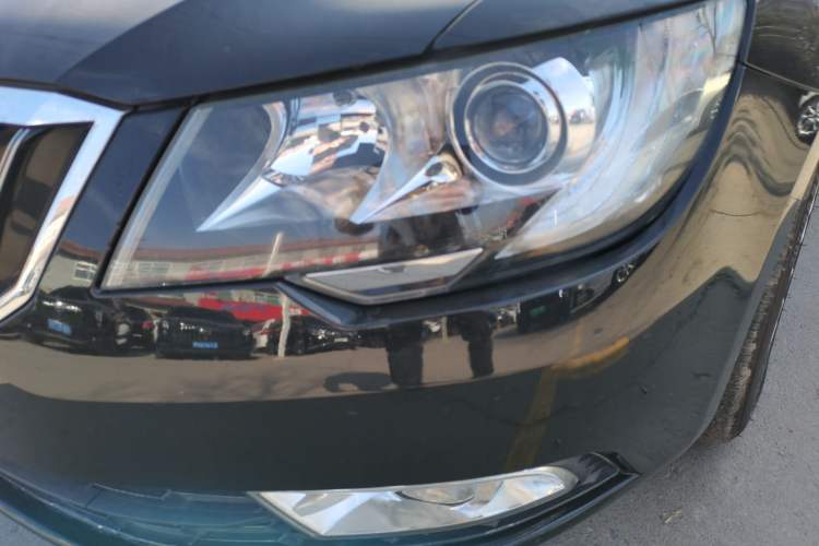 Used Skoda Superb 2013 1.4 TSI DSG Prestige Edition Left Front Headlight