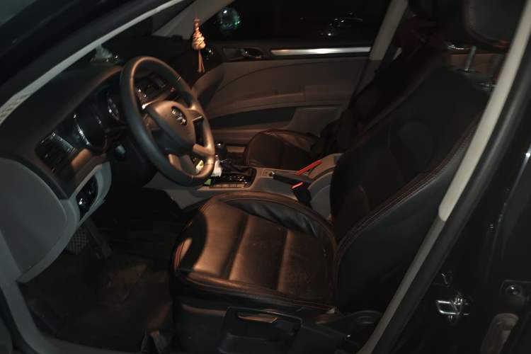 Used Skoda Superb 2013 1.4TSI DSG Sport Edition Left Front Seat