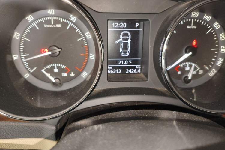 Used Skoda Superb 2013 1.8TSI Automatic MingShi Edition Odometer Close Up