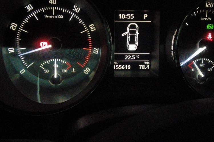 Used Skoda Superb 2013 1.8TSI Automatic MingShi Edition Odometer Close Up