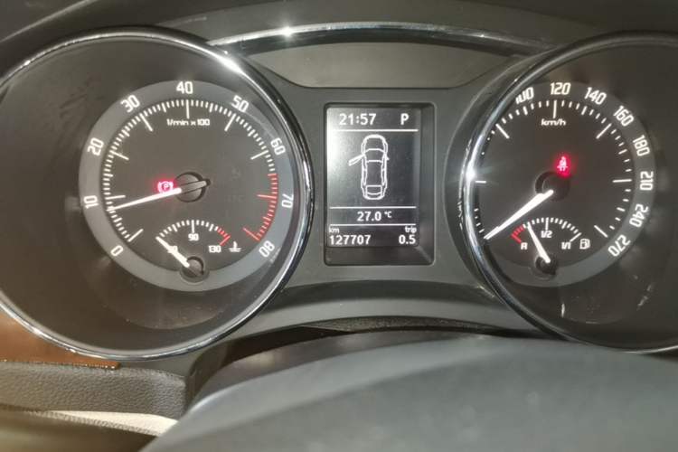 Used Skoda Superb 2013 1.8TSI Automatic MingShi Edition Odometer Close Up