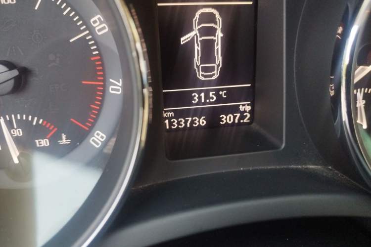 Used Skoda Superb 2013 1.8TSI Automatic Yashi Edition Odometer Close Up