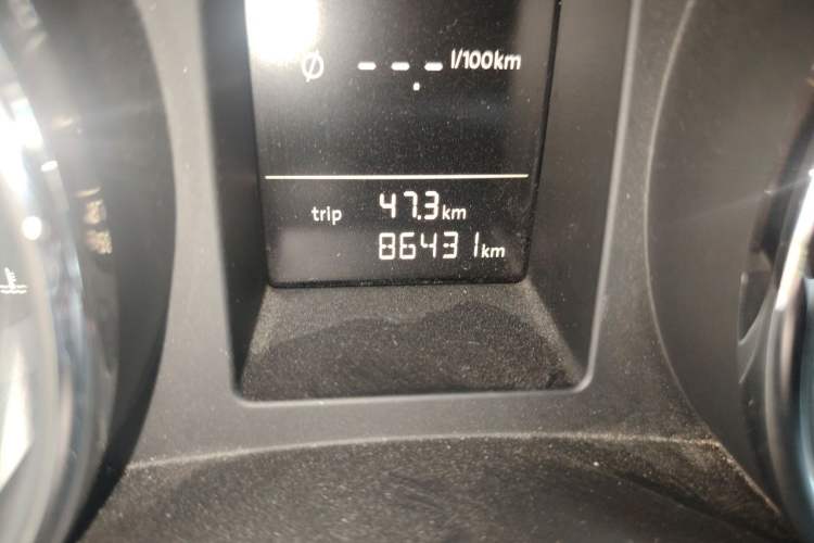 Used Skoda Superb 2013 1.4TSI DSG Sport Edition Odometer Close Up