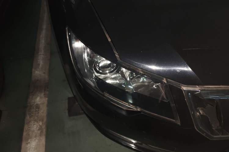 Used Skoda Superb 2013 1.4TSI DSG Sport Edition Right Front Headlight