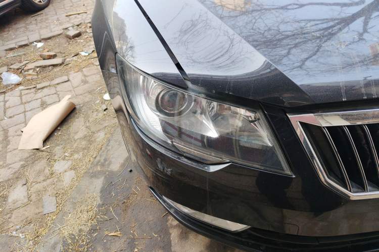Used Skoda Superb 2013 1.8TSI Automatic MingShi Edition Right Front Headlight