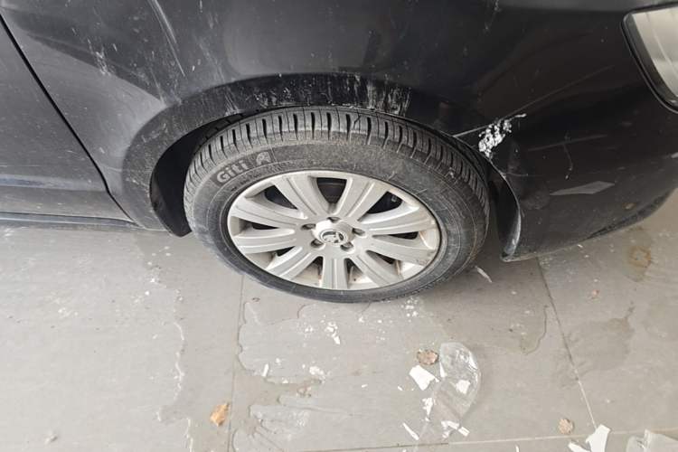Used Skoda Superb 2013 1.4TSI DSG Sport Edition Right Front Wheel Hub
