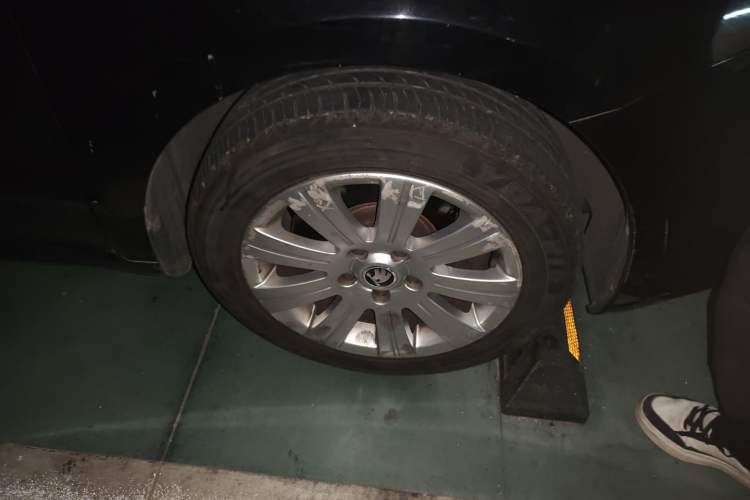 Used Skoda Superb 2013 1.4TSI DSG Sport Edition Right Front Wheel Hub