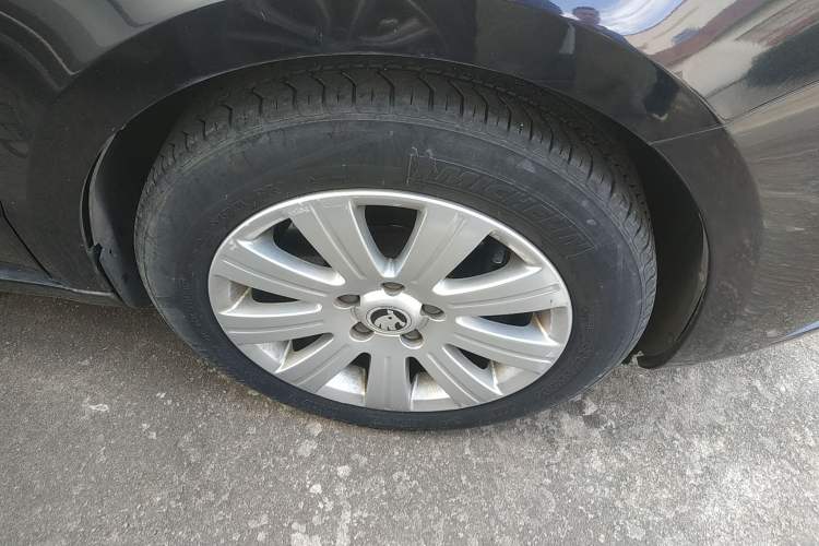 Used Skoda Superb 2013 1.4TSI Manual Shengshi Edition Right Front Wheel Hub