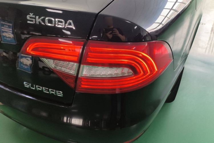 Used Skoda Superb 2013 1.8TSI Automatic MingShi Edition Right Rear Taillight