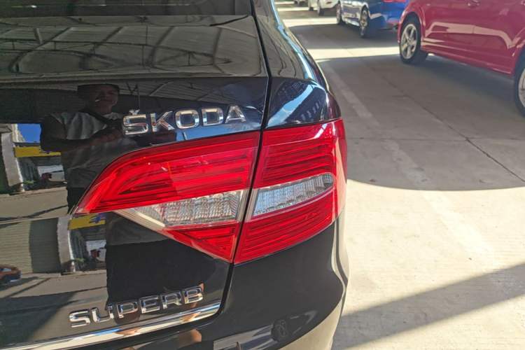 Used Skoda Superb 2013 1.4 TSI DSG Prestige Edition Right Rear Taillight