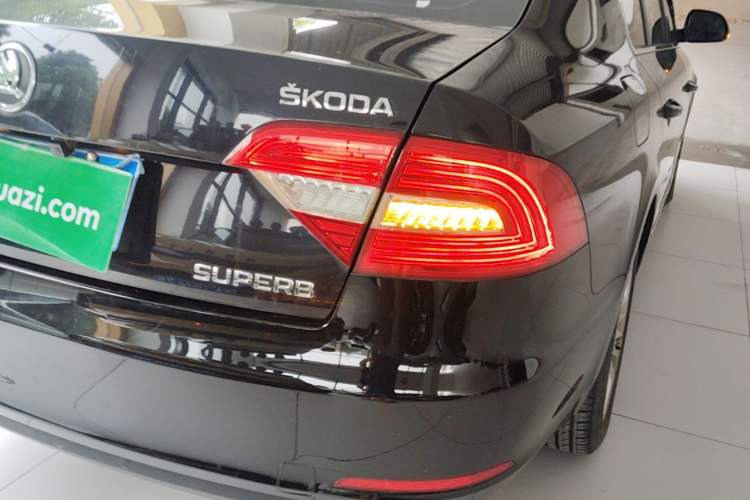 Used Skoda Superb 2013 1.8TSI Automatic MingShi Edition Right Rear Taillight