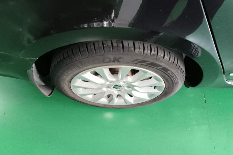 Used Skoda Superb 2013 1.8TSI Automatic MingShi Edition Right Rear Wheel Hub