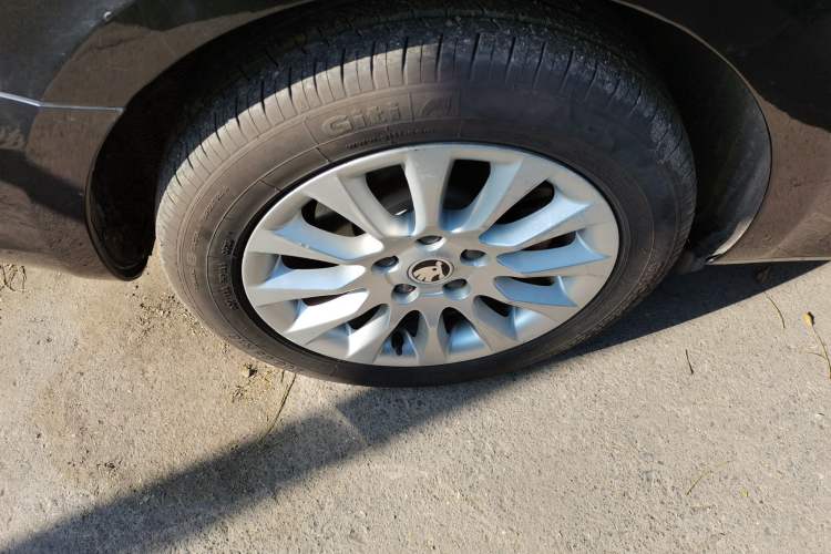 Used Skoda Superb 2013 1.4 TSI DSG Prestige Edition Right Rear Wheel Hub