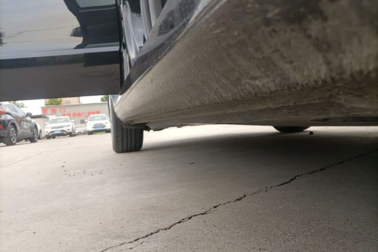 Used Skoda Superb 2013 1.4TSI DSG Sport Edition Right Side Sill