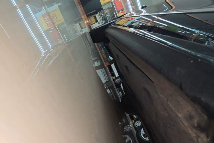 Used Skoda Superb 2013 1.4TSI DSG Sport Edition Right Side Sill