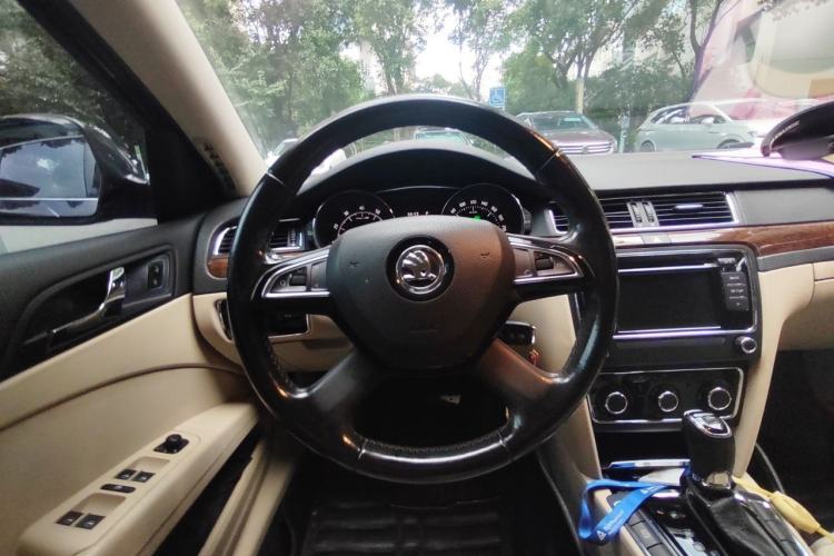 Used Skoda Superb 2013 1.8TSI Automatic MingShi Edition Steering Wheel