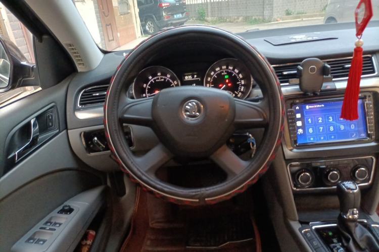Used Skoda Superb 2013 1.4TSI DSG Sport Edition Steering Wheel