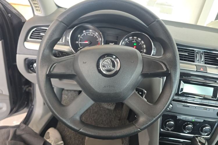 Used Skoda Superb 2013 1.4TSI DSG Sport Edition Steering Wheel