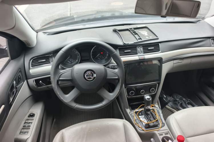 Used Skoda Superb 2013 1.4TSI DSG Sport Edition Steering Wheel