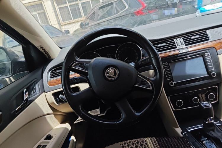 Used Skoda Superb 2013 1.8TSI Automatic MingShi Edition Steering Wheel
