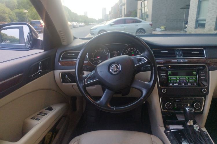 Used Skoda Superb 2013 1.8TSI Automatic Yashi Edition Steering Wheel
