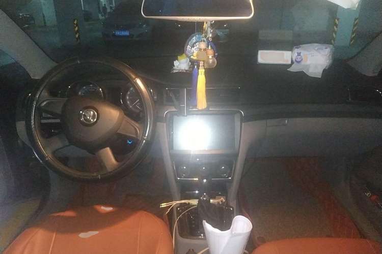 Used Skoda Superb 2013 1.4TSI DSG Sport Edition Center Console