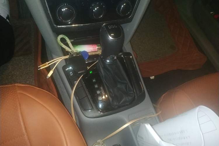 Used Skoda Superb 2013 1.4TSI DSG Sport Edition Gear Lever