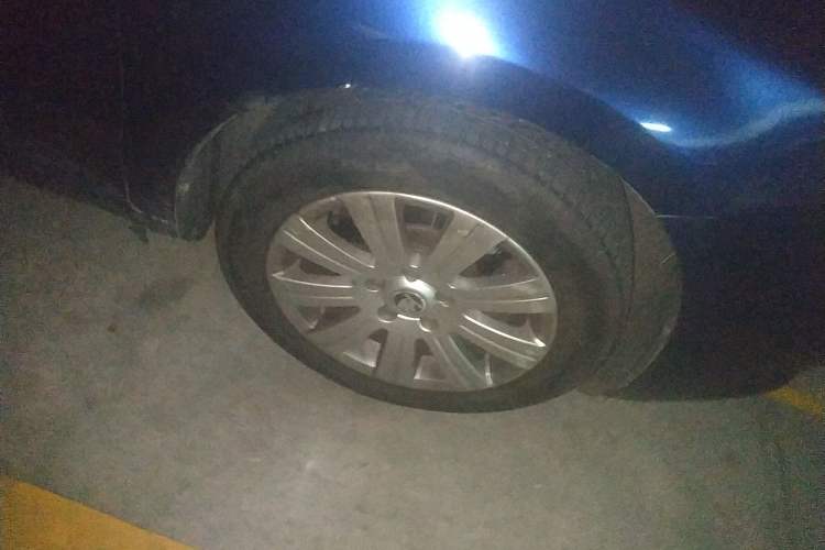 Used Skoda Superb 2013 1.4TSI DSG Sport Edition Right Front Wheel Hub