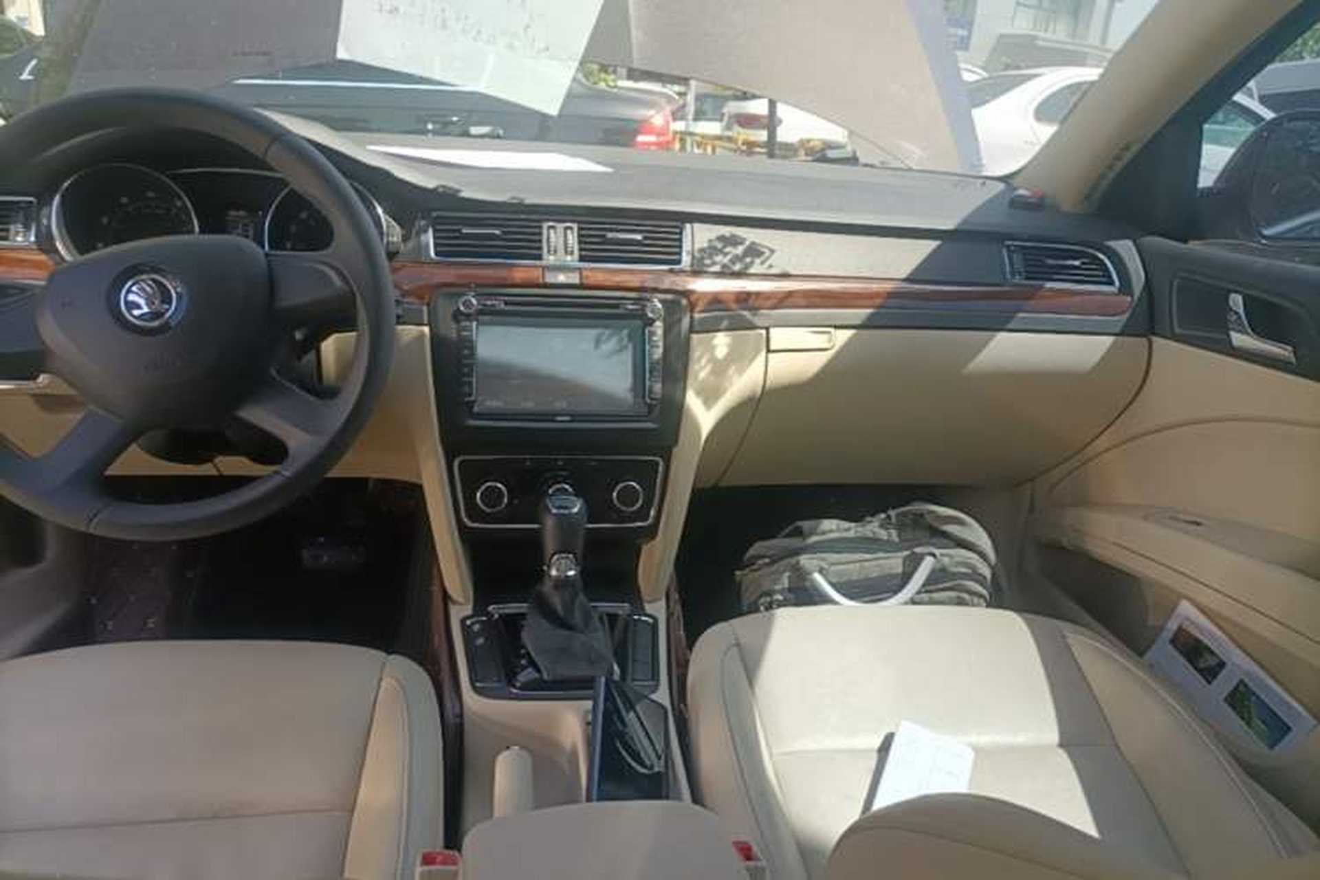 Used Skoda Superb 2013 1.8TSI Automatic MingShi Edition Audio And AC Panel