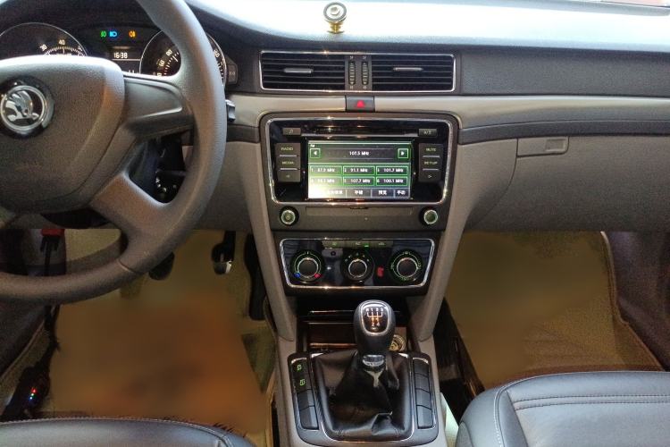 Used Skoda Superb 2013 1.4TSI Manual Shengshi Edition Audio And AC Panel