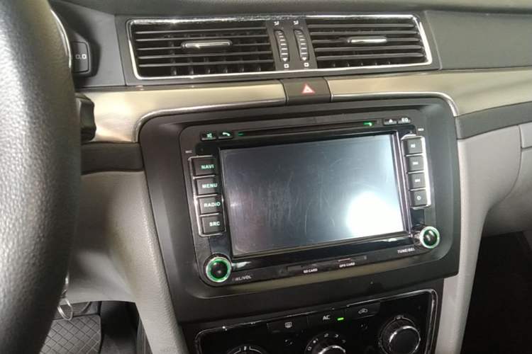 Used Skoda Superb 2013 1.4TSI DSG Sport Edition Audio And AC Panel