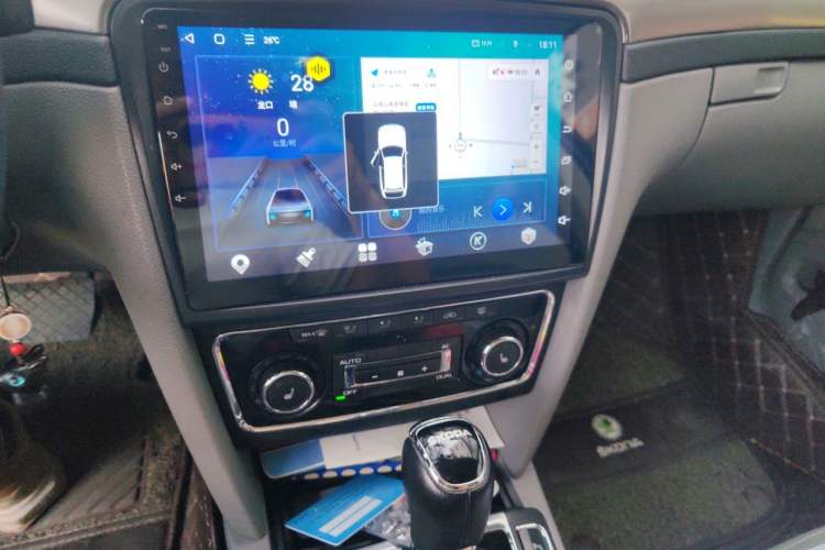 Used Skoda Superb 2013 1.8TSI Automatic Yashi Edition Audio And AC Panel