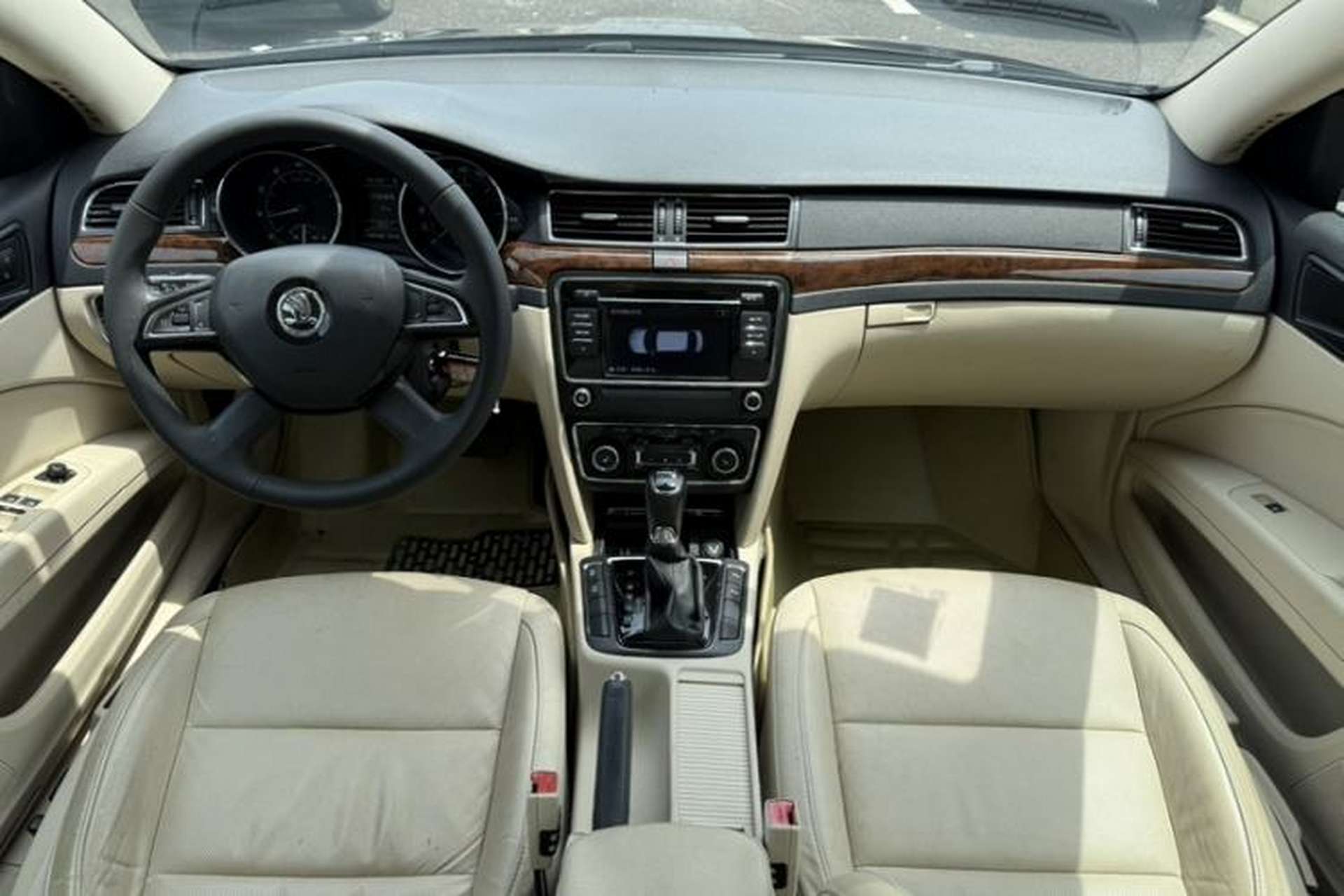 Used Skoda Superb 2013 1.8TSI Automatic Yashi Edition Audio And AC Panel