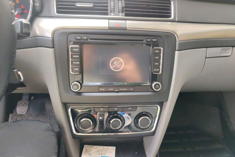 Used Skoda Superb 2013 1.4TSI Manual Shengshi Edition Audio And AC Panel