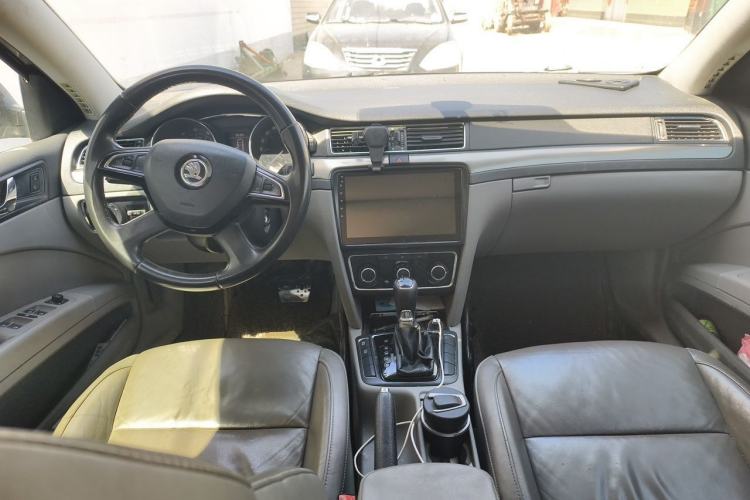 Used Skoda Superb 2013 1.4 TSI DSG Prestige Edition Center Console