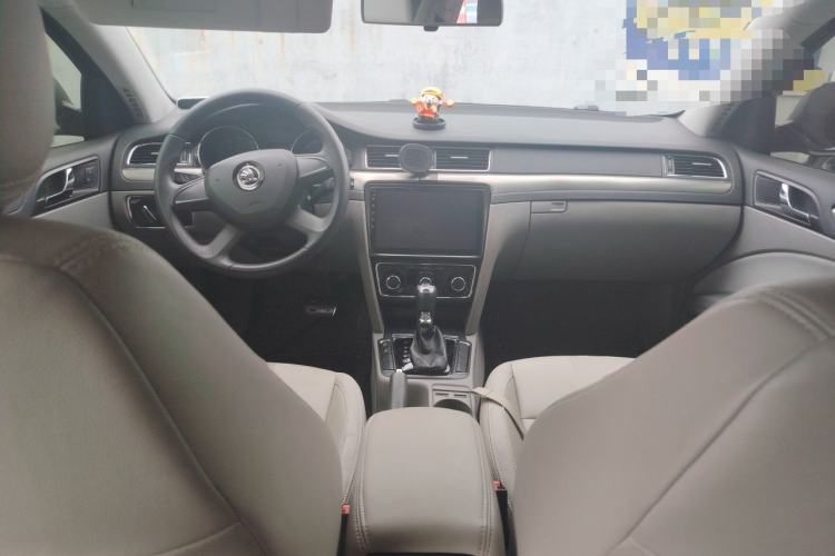 Used Skoda Superb 2013 1.4TSI DSG Sport Edition Center Console
