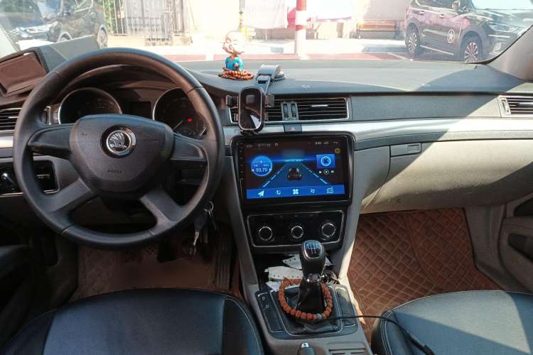 Used Skoda Superb 2013 1.4TSI Manual Shengshi Edition Center Console