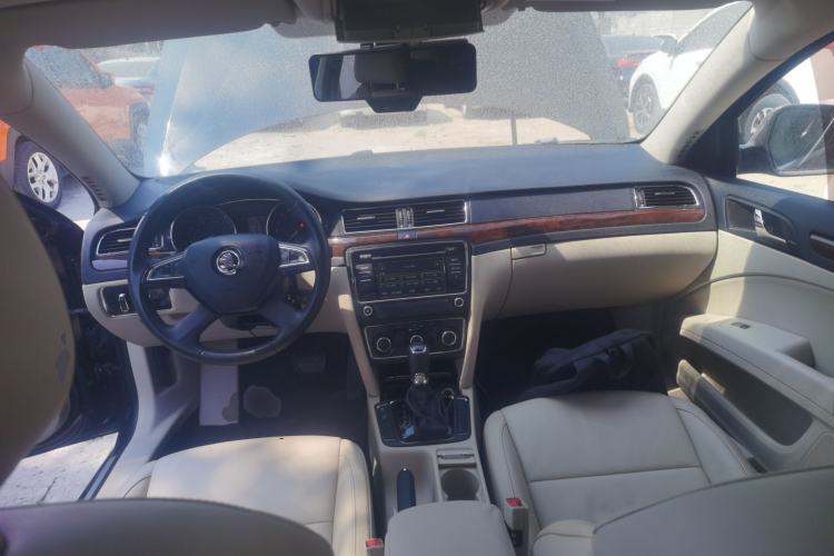 Used Skoda Superb 2013 1.4 TSI DSG Prestige Edition Center Console
