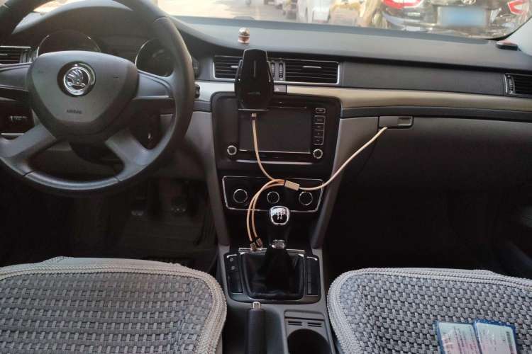 Used Skoda Superb 2013 1.4TSI Manual Shengshi Edition Center Console