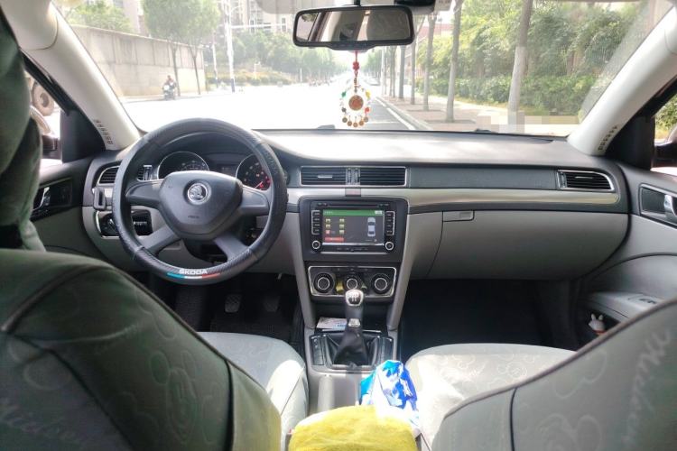 Used Skoda Superb 2013 1.4TSI Manual Shengshi Edition Center Console